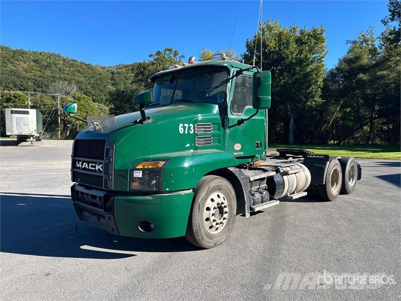 Mack Anthem AN64T T/A Day Cab Truck Tractor (Inoperable 中古トラクターヘッド | トレーラーヘッド
