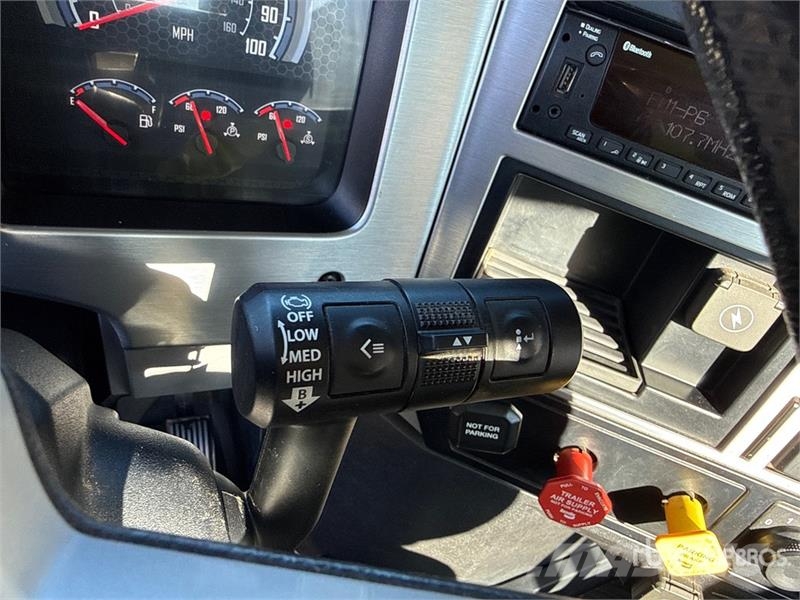 Mack Anthem AN64T T/A Day Cab Truck Tractor Влекачи