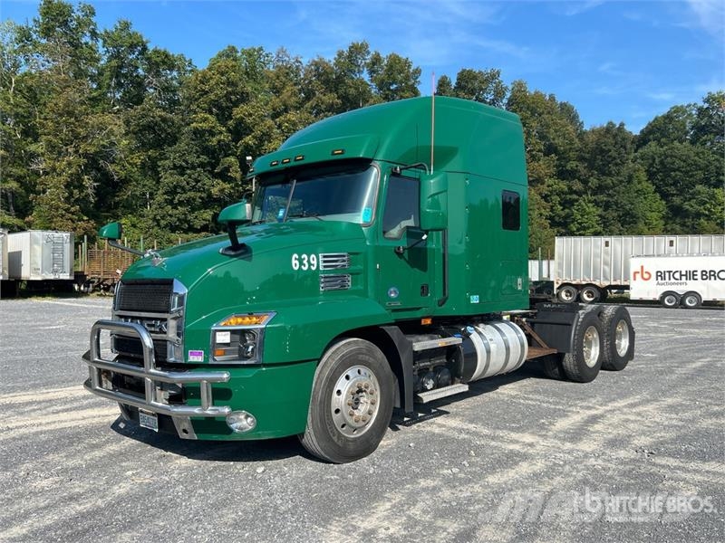 Mack Anthem AN64T T/A Sleeper Truck Tractor Tracteur routier