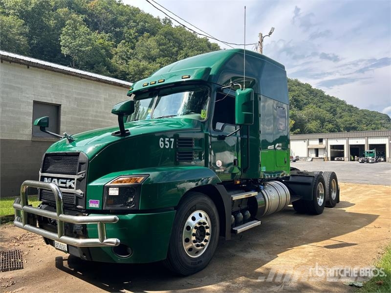 Mack Anthem AN64T T/A Sleeper Truck Tractor Τράκτορες
