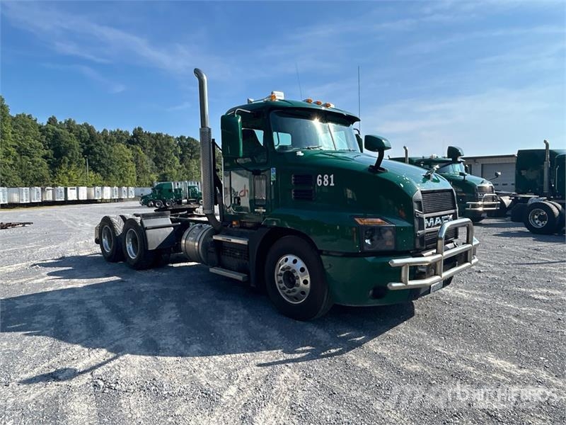 Mack Anthem AN64T T/A Day Cab Truck Tractor Tracteur routier