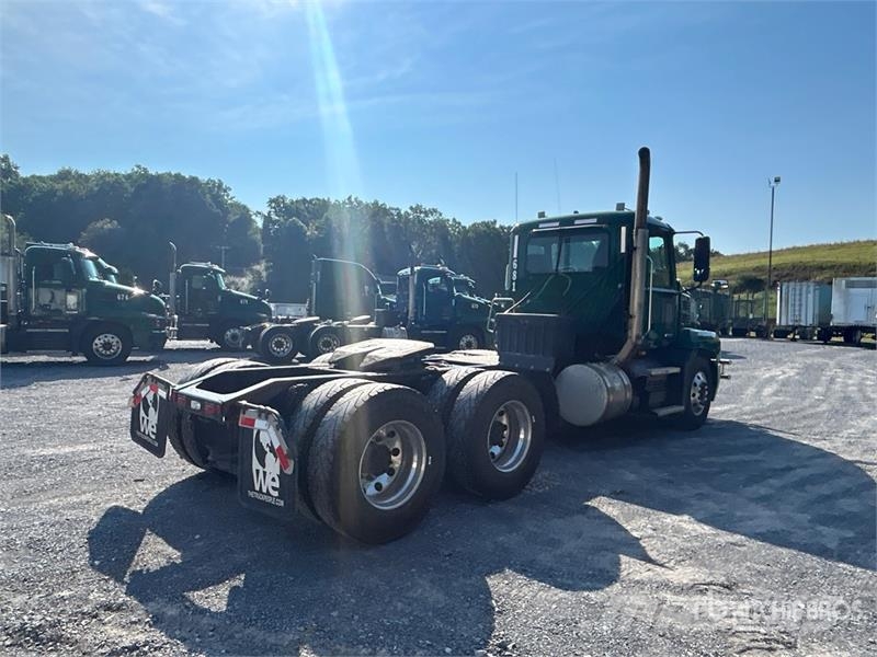 Mack Anthem AN64T T/A Day Cab Truck Tractor Tracteur routier