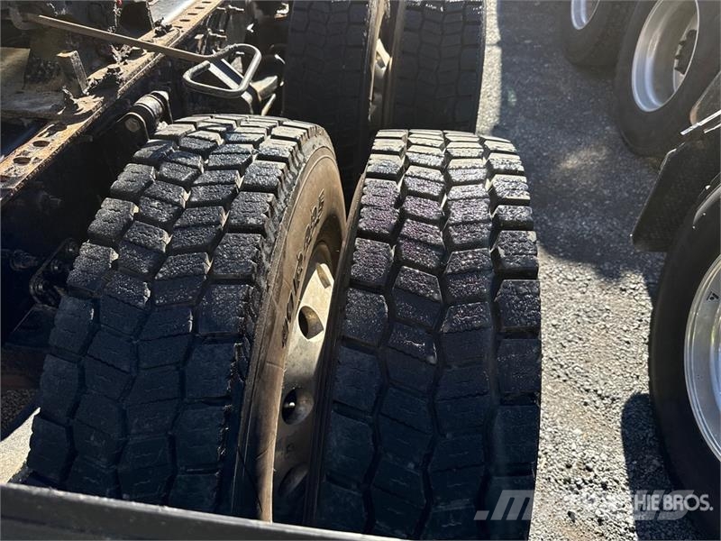 Mack Anthem AN64T T/A Day Cab Truck Tractor Влекачи