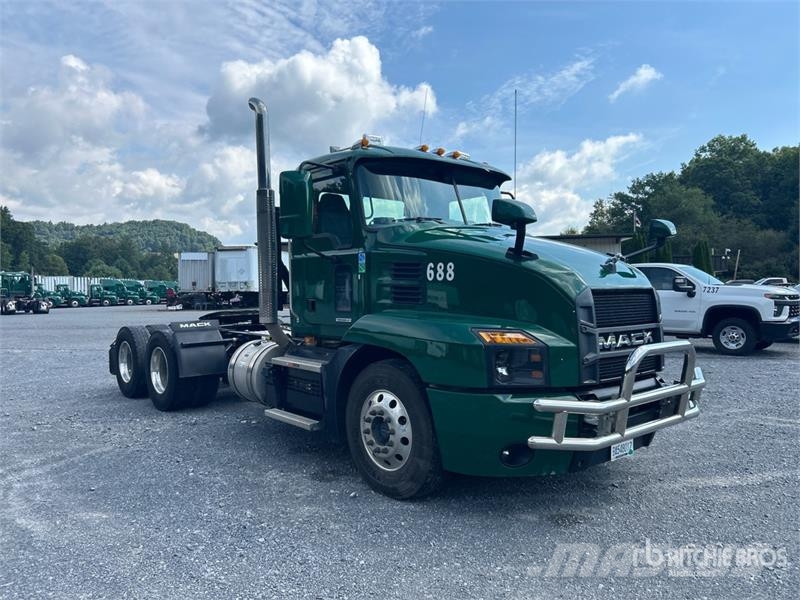 Mack Anthem AN64T T/A Day Cab Truck Tractor Tracteur routier
