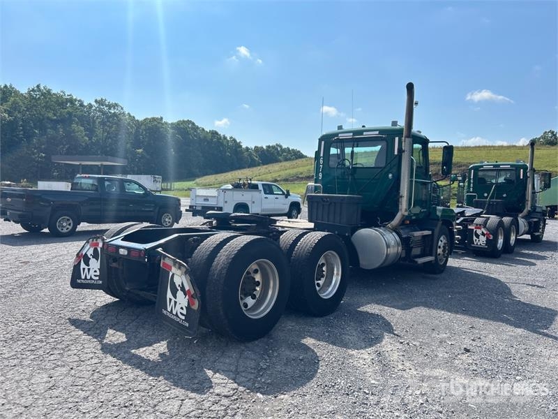 Mack Anthem AN64T T/A Day Cab Truck Tractor Tracteur routier