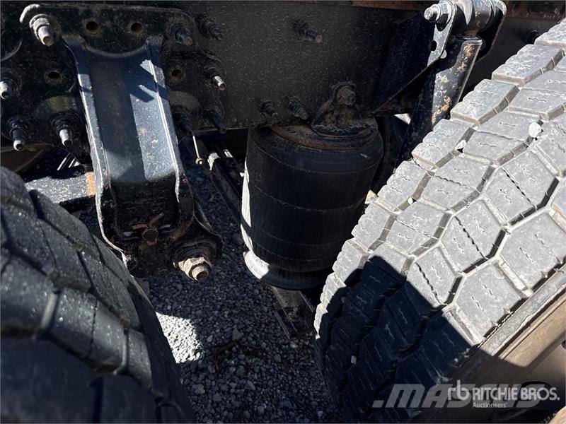 Mack Anthem AN64T T/A Day Cab Truck Tractor Влекачи