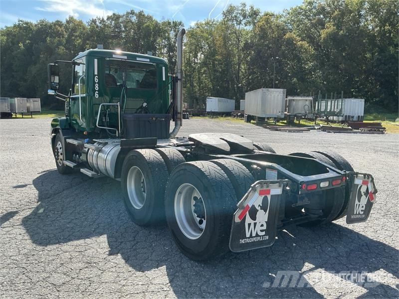 Mack Anthem AN64T T/A Day Cab Truck Tractor Седельные тягачи