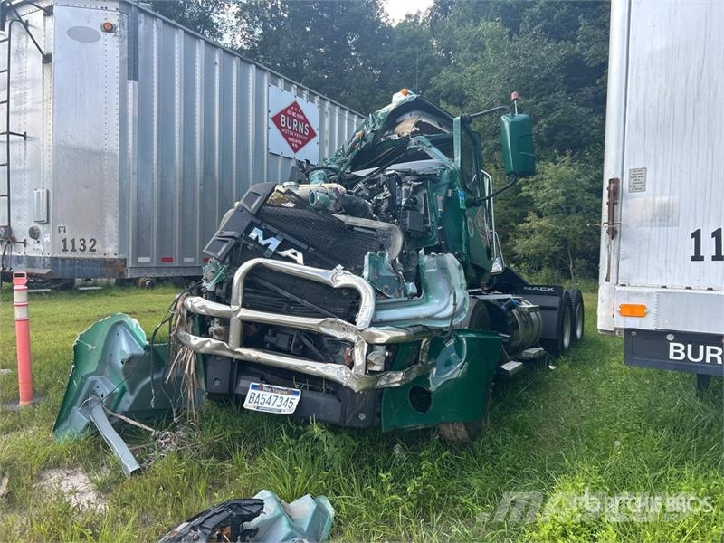 Mack Anthem T/A Day Cab Truck Tractor (Inoperable) Naudoti vilkikai