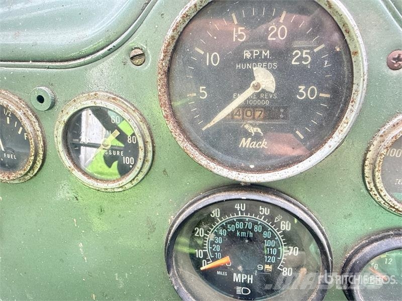 Mack B53 6x4 T/A Dump Truck 自卸式货车