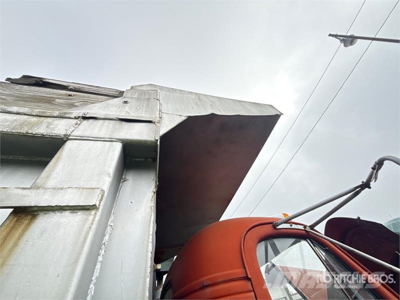 Mack B53 6x4 T/A Dump Truck 自卸式货车