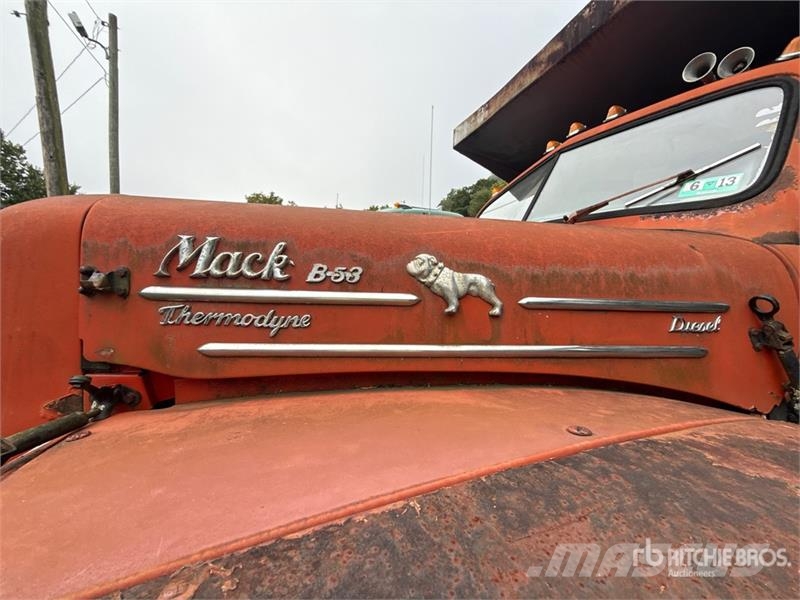 Mack B53 6x4 T/A Dump Truck 自卸式货车