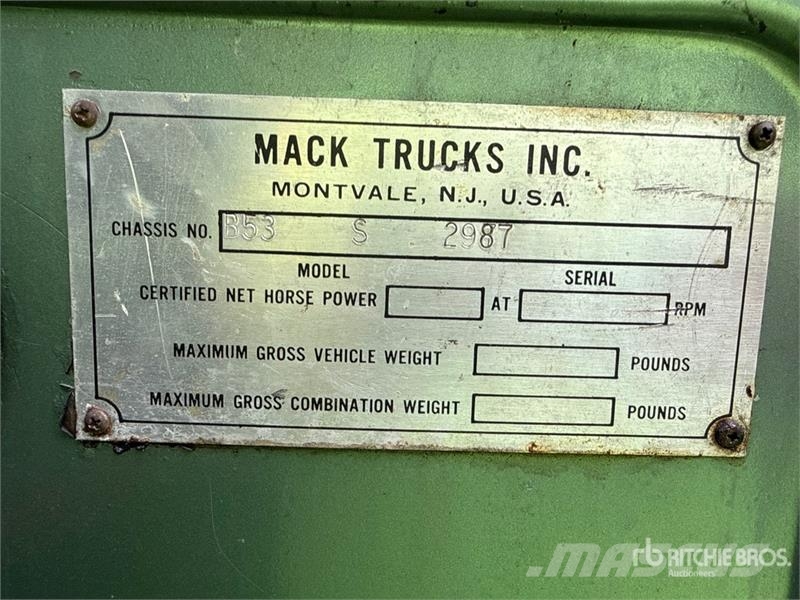 Mack B53 6x4 T/A Dump Truck 自卸式货车