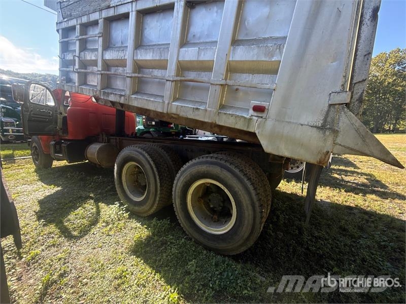 Mack B53 6x4 T/A Dump Truck 自卸式货车