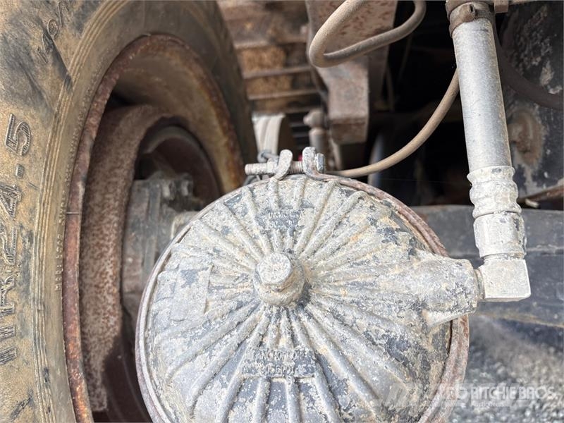 Mack CH613 Грузовики-Самосвалы