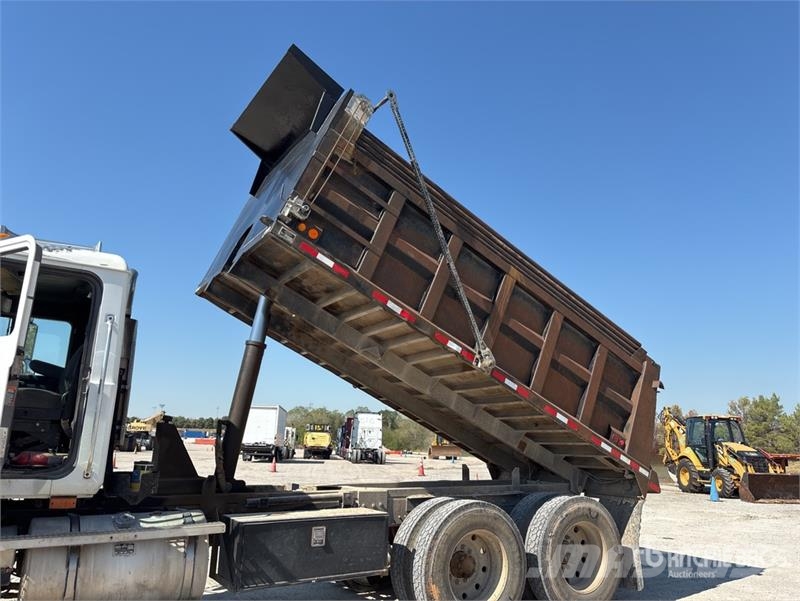 Mack CH613 Kiperi kamioni