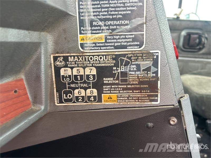 Mack CH613 Autotractoare
