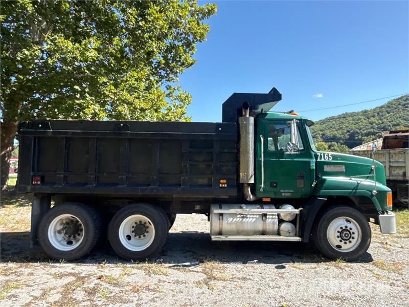 Mack CH613 ダンプ