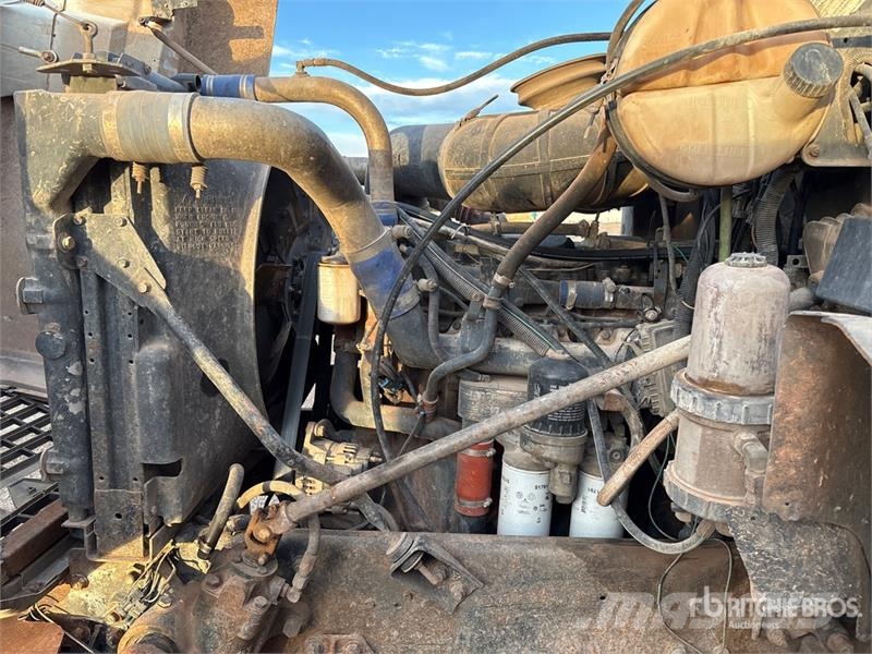 Mack CH613 Commercial vehicle