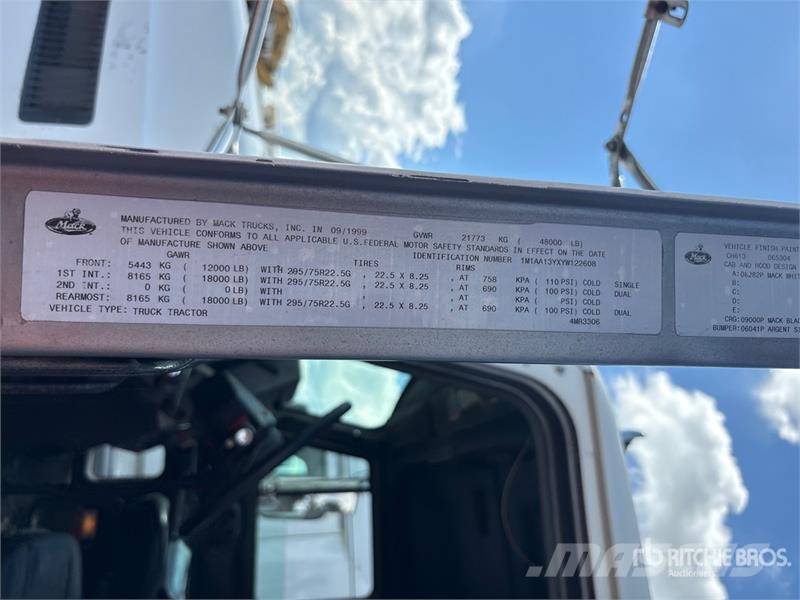 Mack CH613 Saug- und Druckwagen