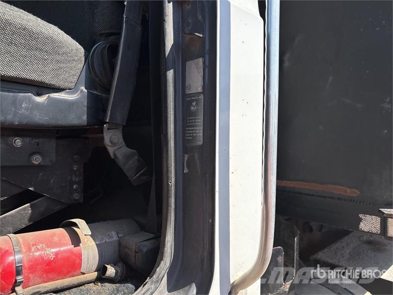 Mack CH613 Kiperi kamioni