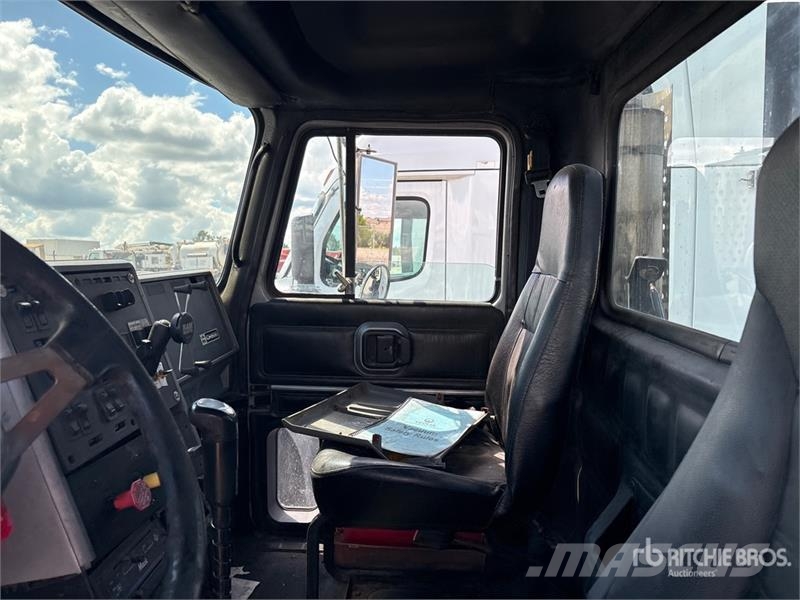 Mack CH613 Saug- und Druckwagen