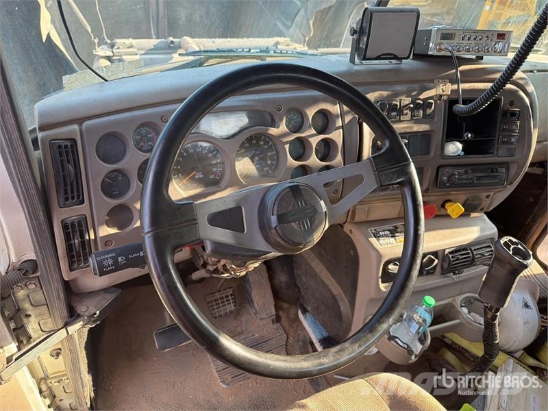 Mack CH613 Trekkers
