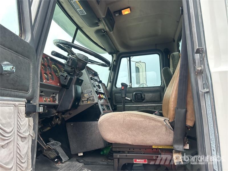 Mack CH613 Autotractoare
