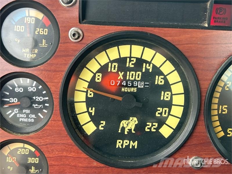Mack CH613 Autotractoare