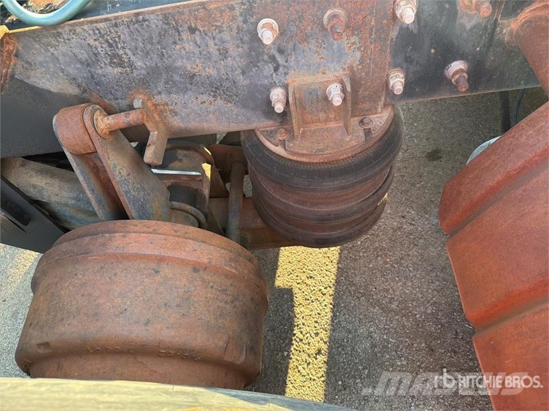 Mack CH613 Trekkers
