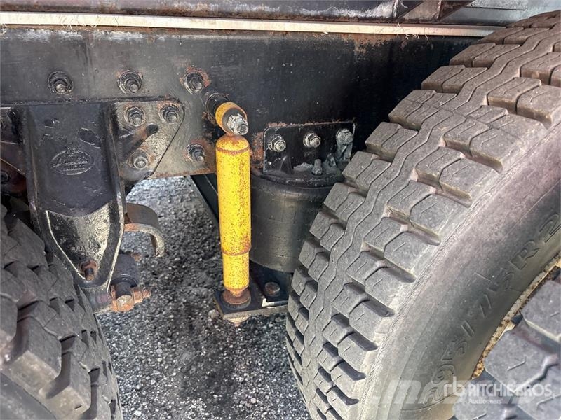 Mack CH613 Saug- und Druckwagen