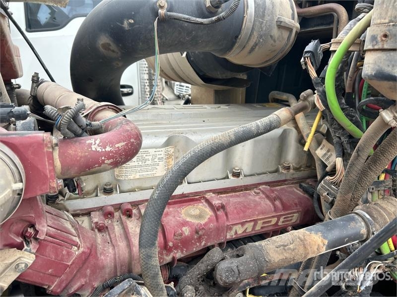 Mack CH613 Тягачі