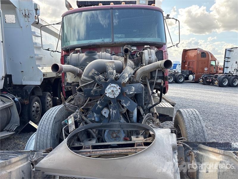 Mack CH613 Грузовики-Самосвалы