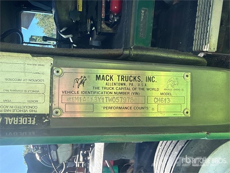 Mack CH613 ダンプ