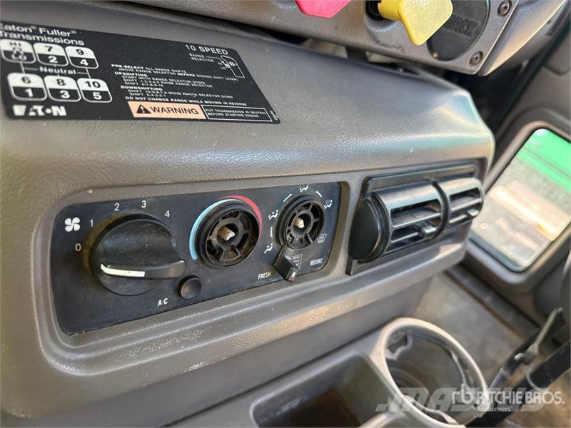Mack CH613 وحدات الجر