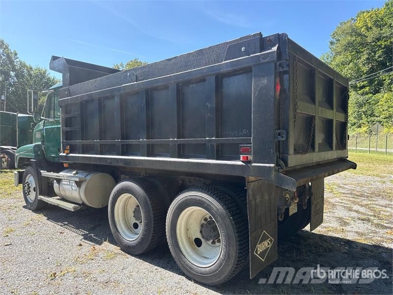 Mack CH613 ダンプ