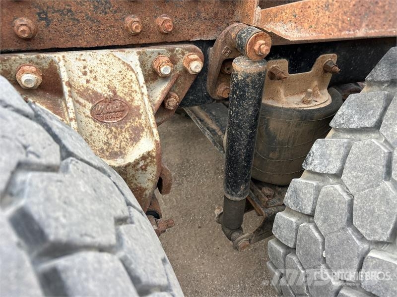 Mack CH613 Тягачі