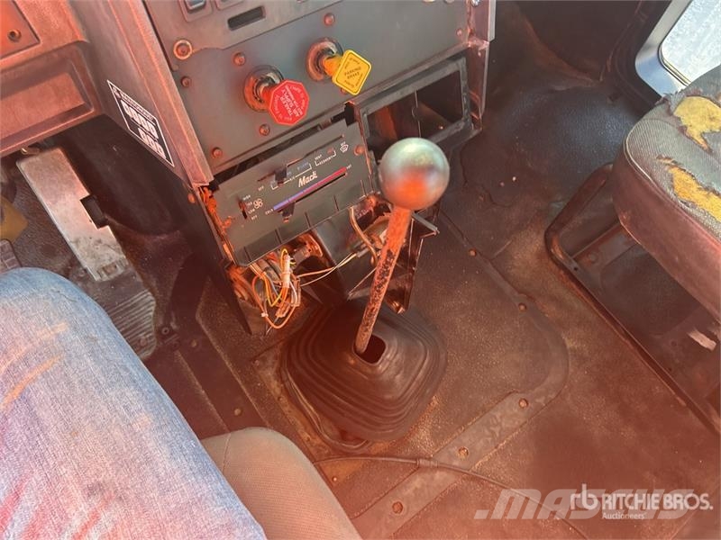 Mack CH613 Naudoti vilkikai