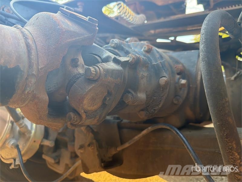 Mack CH613 Trekkers