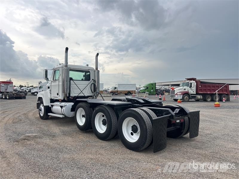 Mack CH613 Autotractoare