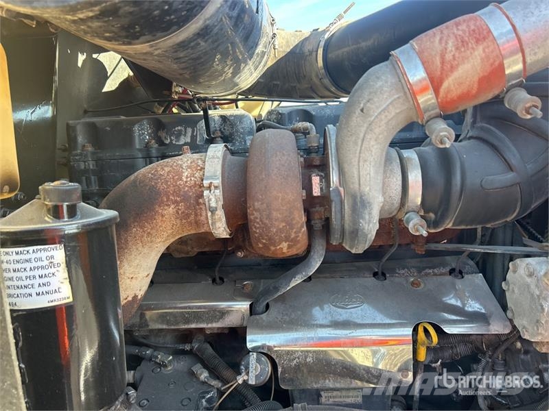 Mack CH613 Naudoti vilkikai