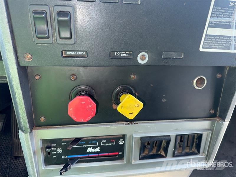 Mack CH613 Nyergesvontatók