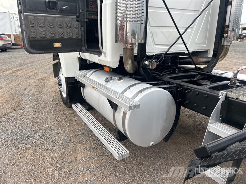 Mack CH613 Autotractoare