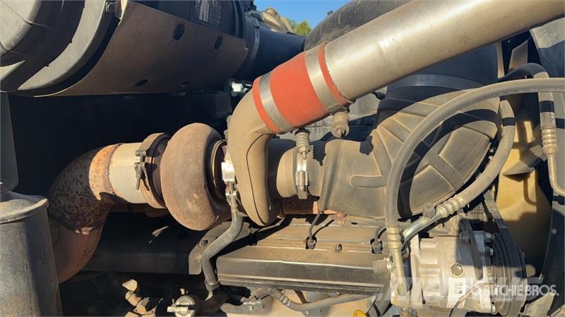 Mack CH613 Trekkers