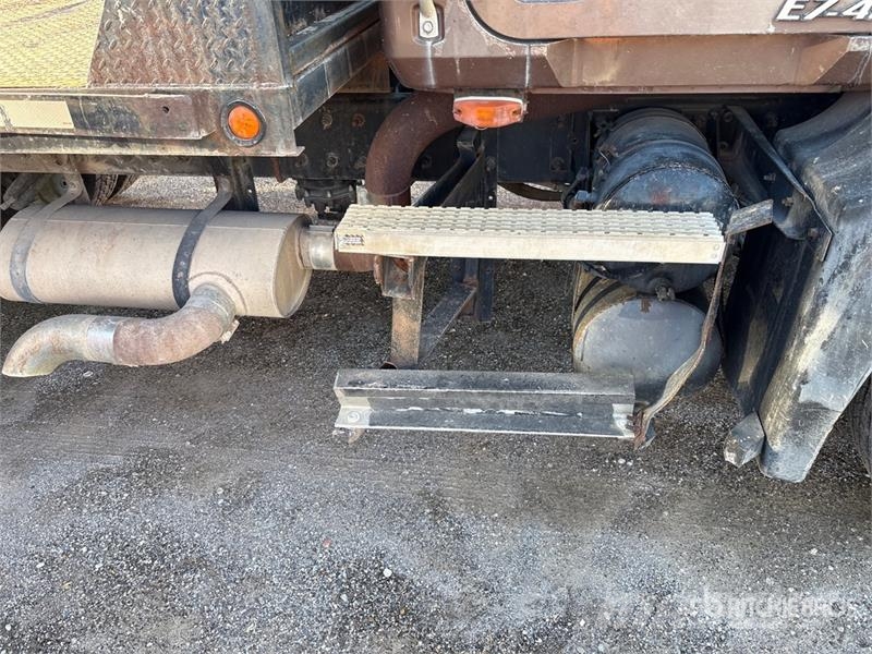 Mack CH613 Tovornjaki s kesonom/platojem