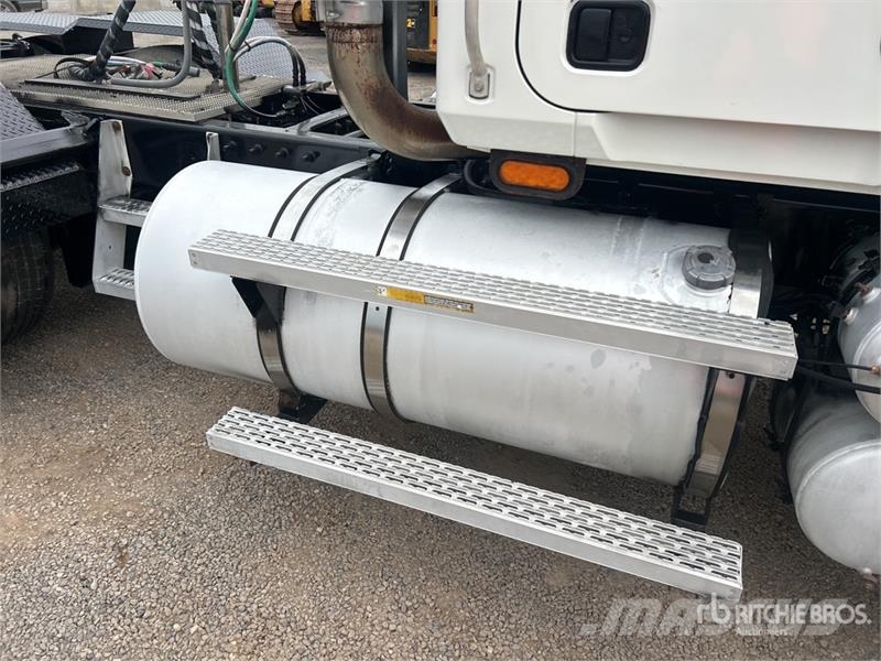 Mack CH613 Autotractoare
