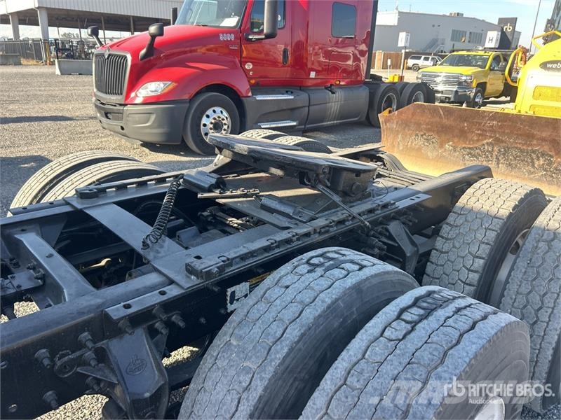 Mack CH613 Naudoti vilkikai