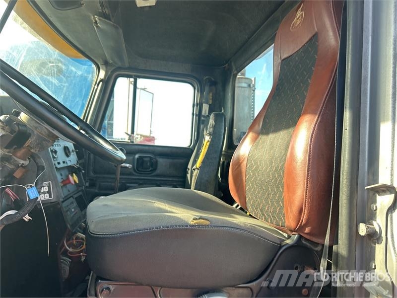 Mack CH613 Naudoti vilkikai