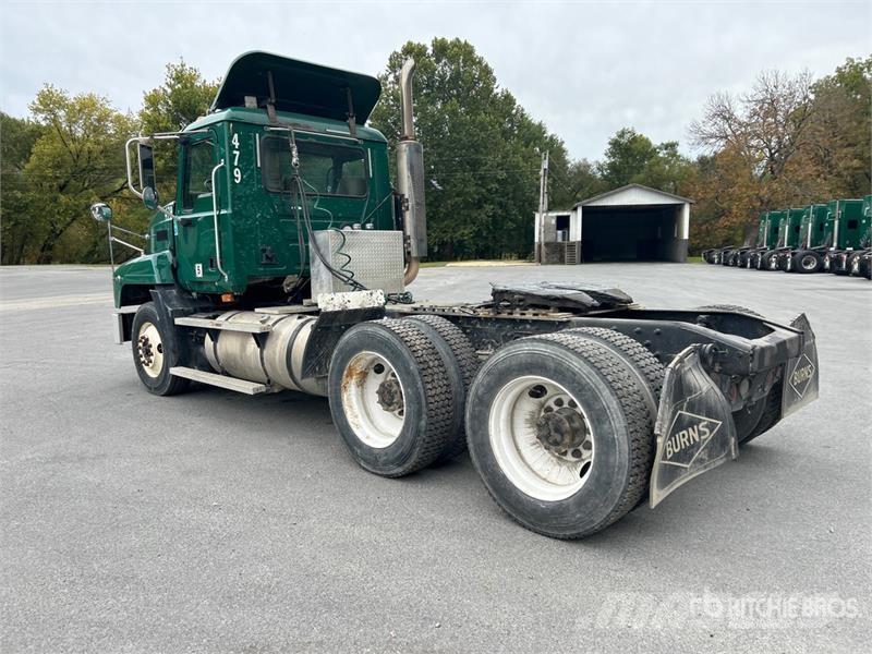 Mack CH613 Autotractoare