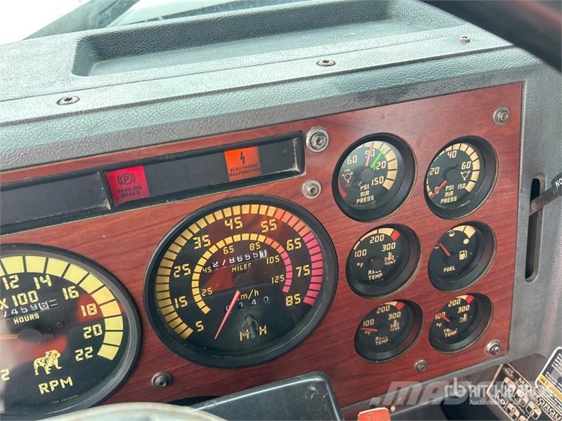 Mack CH613 Autotractoare