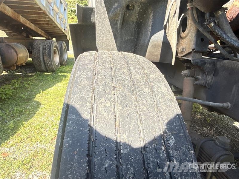 Mack CH613 ダンプ
